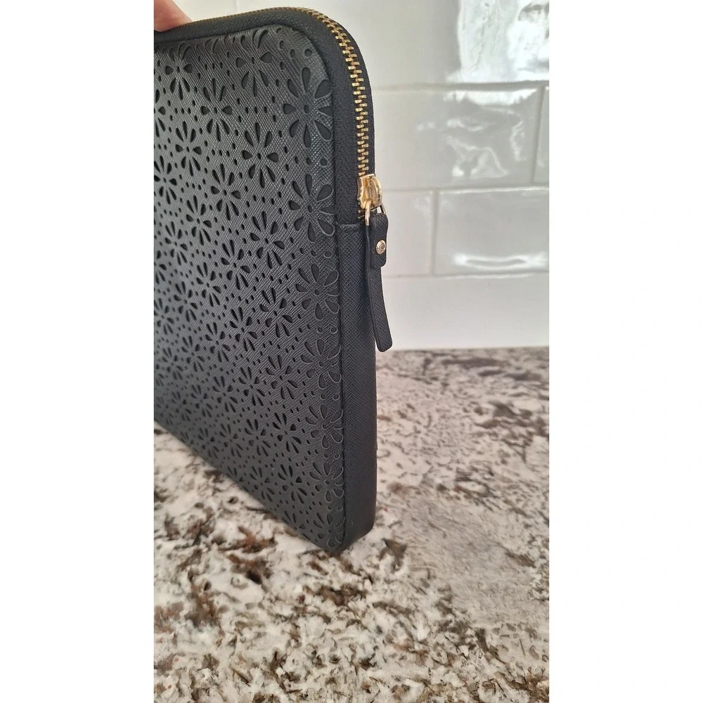 Kate Spade Black Floral Laptop Case‎ Zip Up